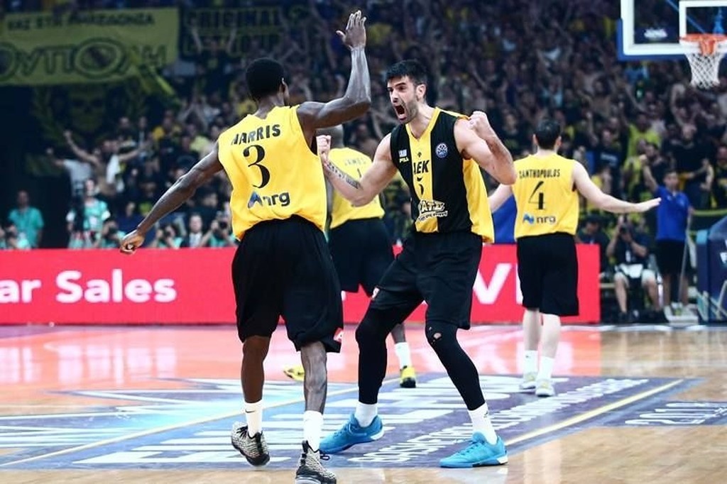 Σάκοτα: «Εσείς το πήρατε σήμερα…» (photos)