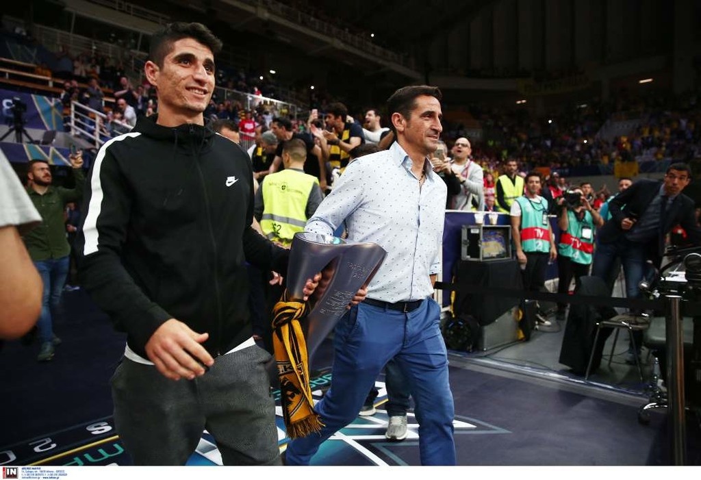 Στο ΟΑΚΑ η ποδοσφαιρική κούπα της ΑΕΚ