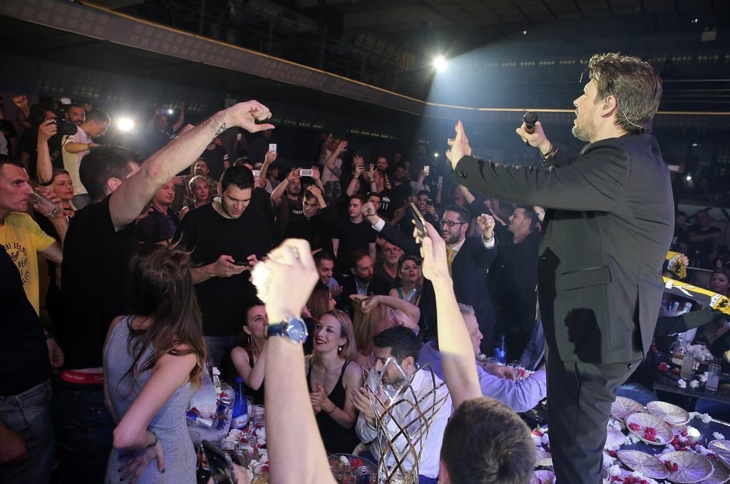 ΑΕΚ: Το σήκωσαν το Champions League και στα μπουζούκια! (photos)