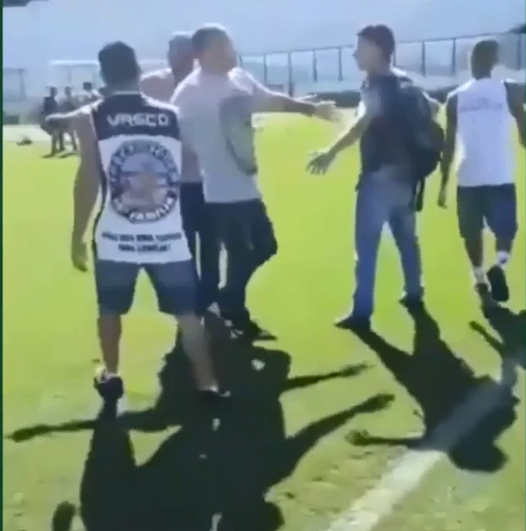 Βάσκο ντα Γκάμα: Έπεσαν πυροβολισμοί στην προπόνηση με εξαγριωμένους οπαδούς (photos+video)