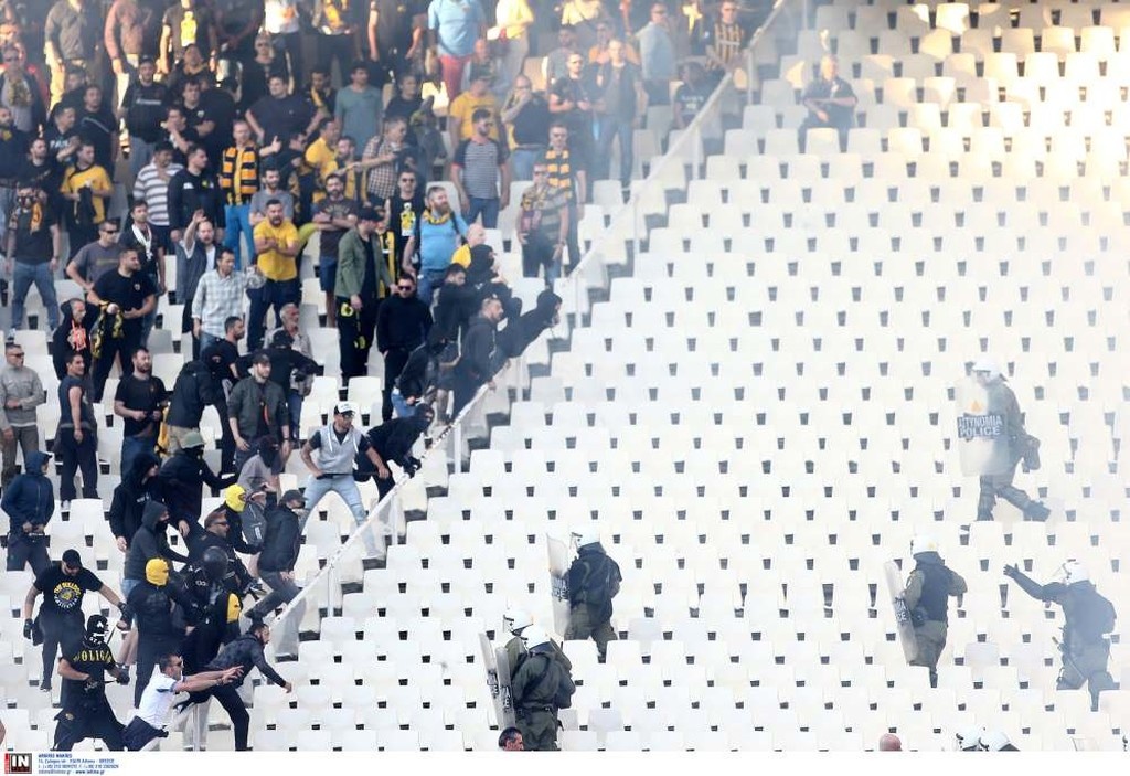 Τελικός Κυπέλλου: Ένταση και επεισόδια με οπαδούς της ΑΕΚ στο ΟΑΚΑ (photo+video)