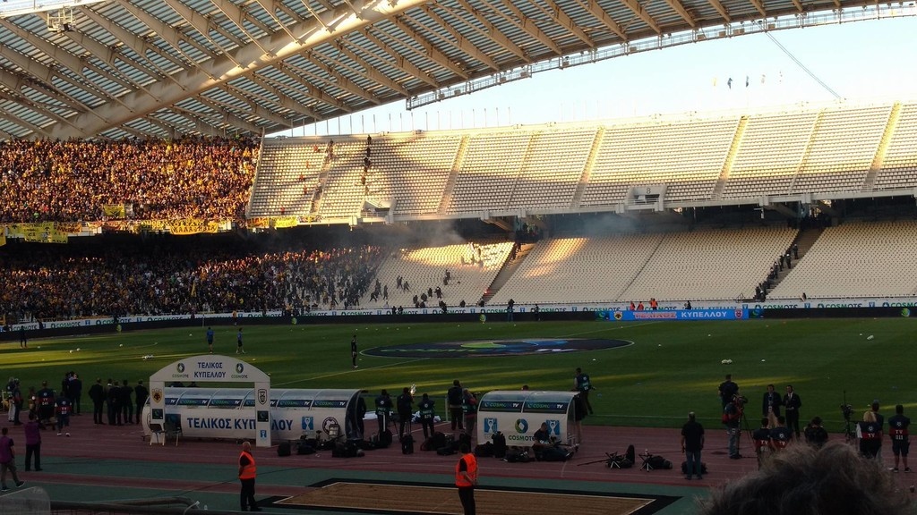 Τελικός Κυπέλλου: Ένταση και επεισόδια με οπαδούς της ΑΕΚ στο ΟΑΚΑ (photo+video)