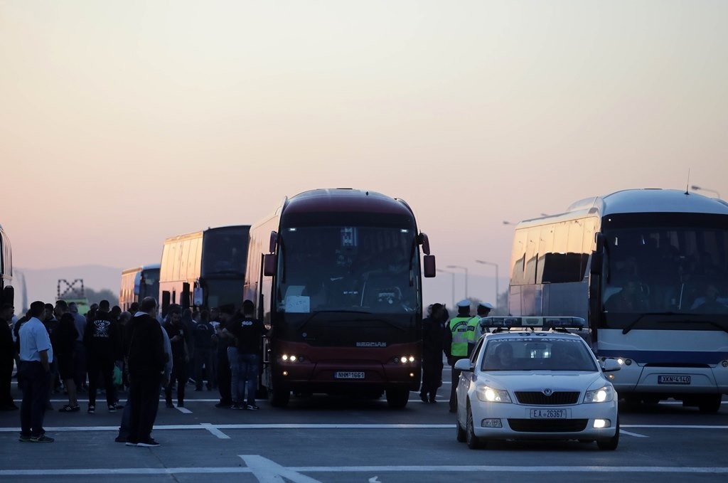 ΑΕΚ - ΠΑΟΚ: Φτάνουν Αφίδνες τα πρώτα πούλμαν οπαδών του ΠΑΟΚ (photos)