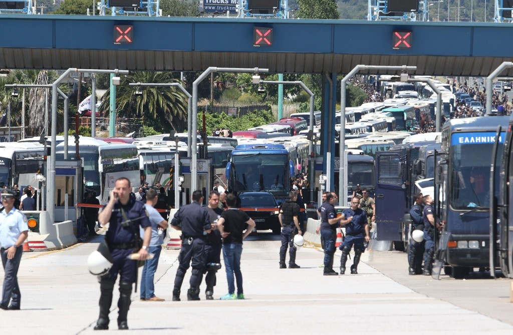 Τελικός Κυπέλλου: Μπαίνουν στην Αθήνα οι οπαδοί του ΠΑΟΚ (photos)