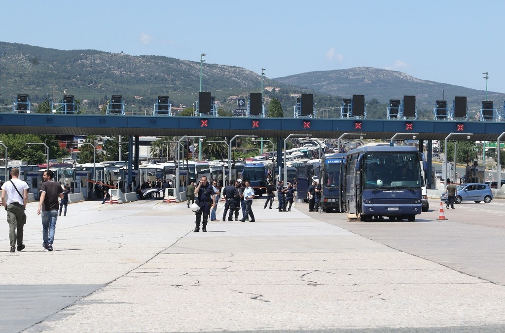 Τελικός Κυπέλλου: Μπαίνουν στην Αθήνα οι οπαδοί του ΠΑΟΚ (photos)