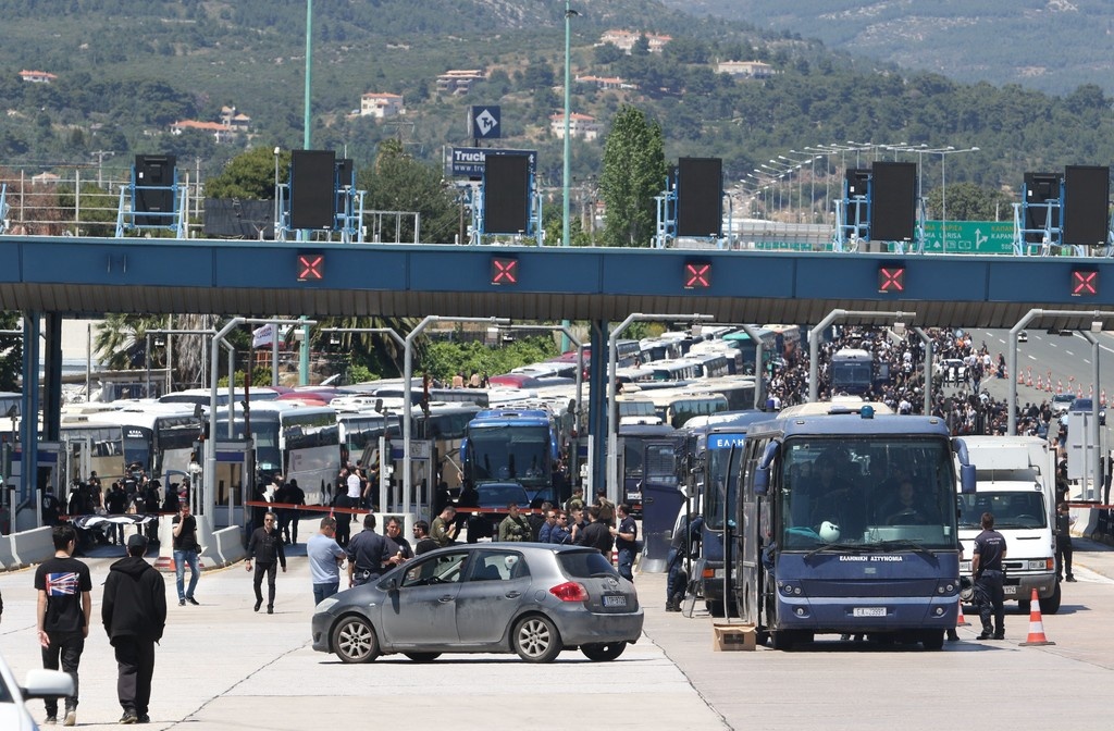 Τελικός Κυπέλλου: Μπαίνουν στην Αθήνα οι οπαδοί του ΠΑΟΚ (photos)