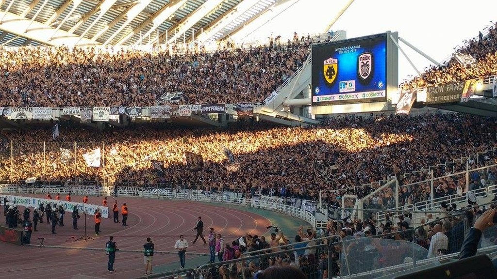 AEK-ΠΑΟΚ: Η «μάχη» της εξέδρας στον τελικό (video)