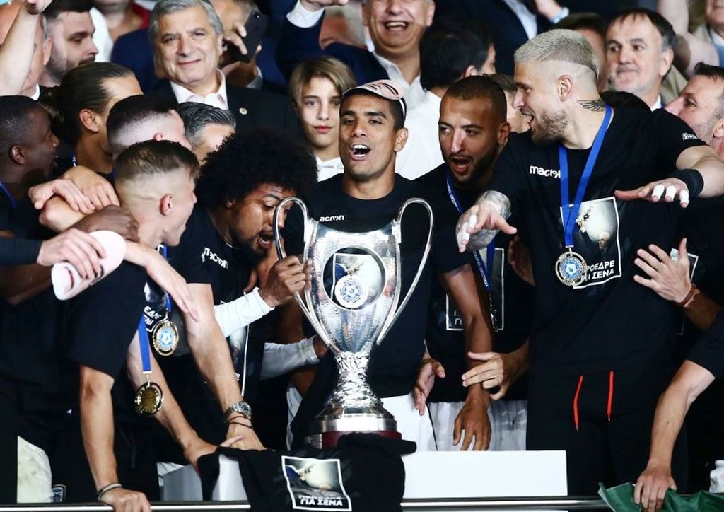Μπίσεσβαρ στο Onsports: «Δείξαμε ποιος είναι ο πραγματικός πρωταθλητής» (vids+pics)