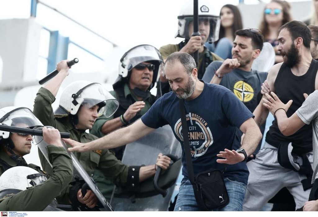 Επεισόδια στο «Ελ Πάσο», ξύλο μεταξύ οπαδών και αστυνομίας (photos)