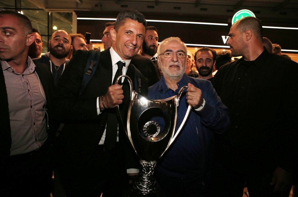 ΠΑΟΚ: Σήκωσαν στα χέρια τον Ιβάν Σαββίδη οι παίκτες (photos)