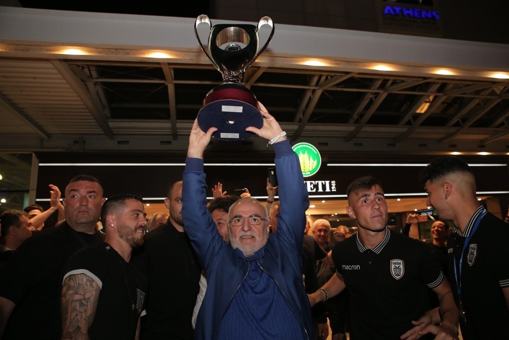 ΠΑΟΚ: Σήκωσαν στα χέρια τον Ιβάν Σαββίδη οι παίκτες (photos)