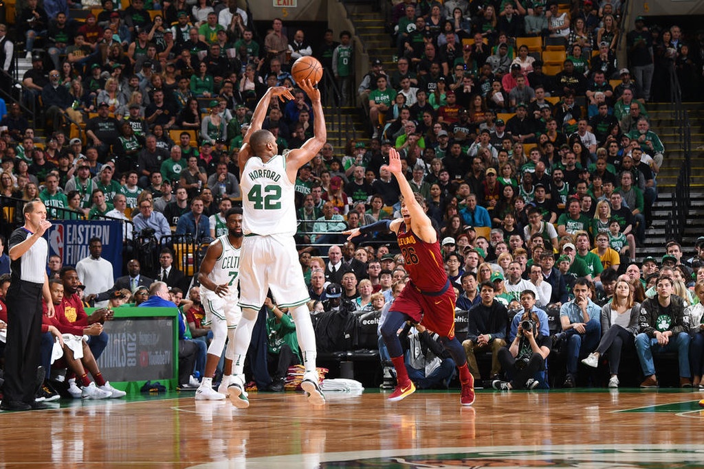 NBA: Οι Σέλτικς έκαναν εύκολα το 1-0 με Καβς (photos+video)