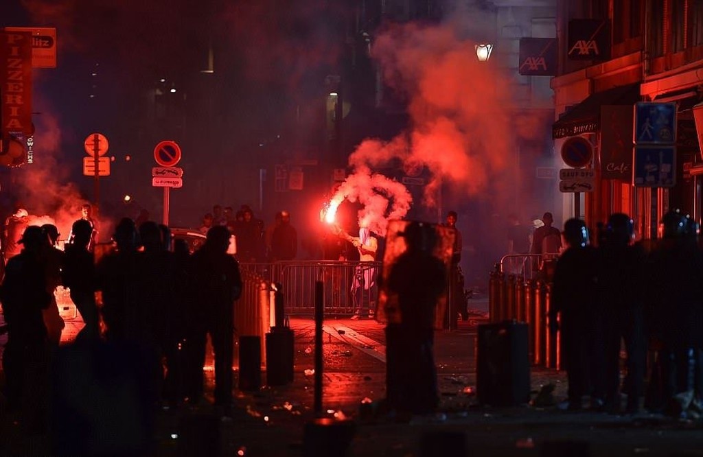 Europa League: Έκαψαν την Μασσαλία οι οπαδοί της Μαρσέιγ (photos+videos)