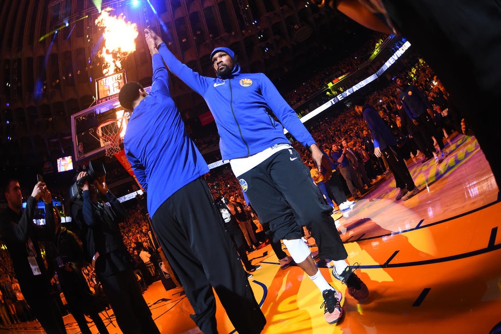 NBA: Ξέσπασε ο Κάρι, διέλυσαν τους Ρόκετς οι Ουόριορς (photos+video)