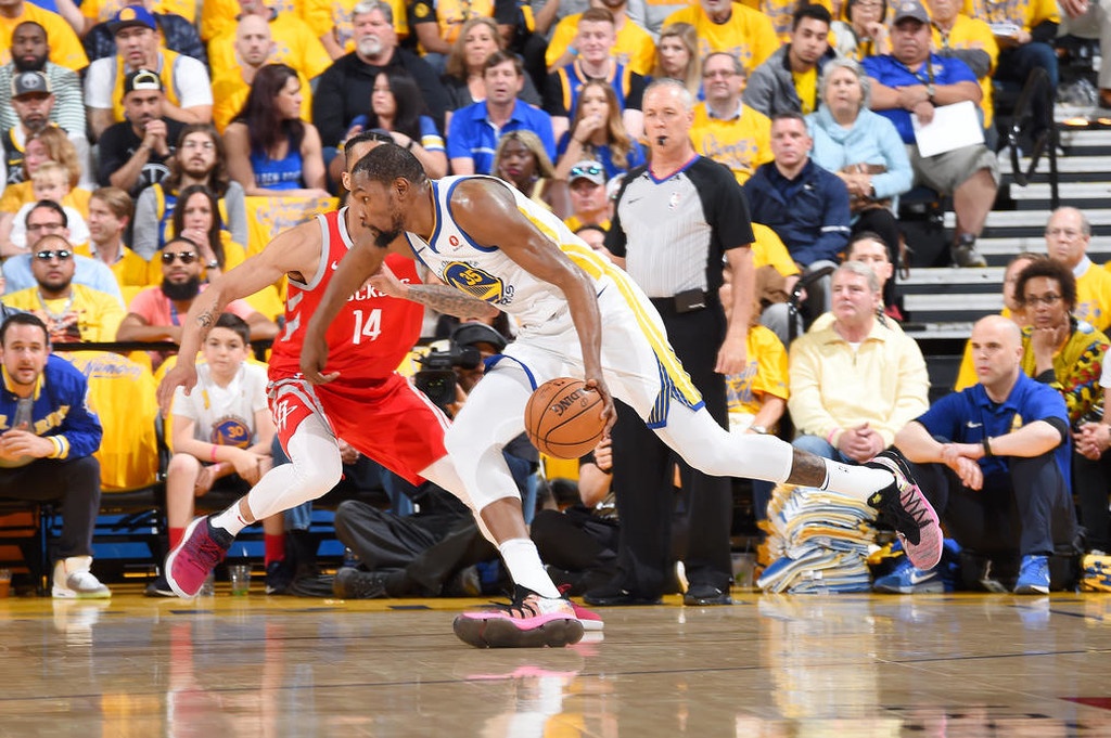 NBA: Ξέσπασε ο Κάρι, διέλυσαν τους Ρόκετς οι Ουόριορς (photos+video)