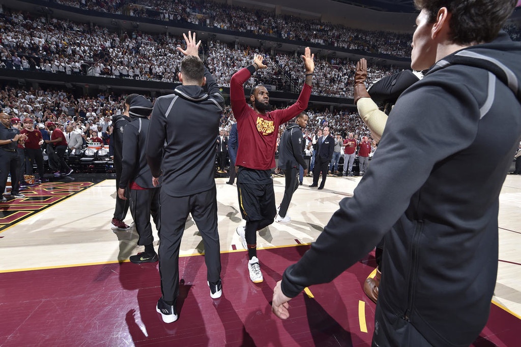 NBA: Ο ΛεΜπρόν αντιστέκεται στους Σέλτικς (photos+video)