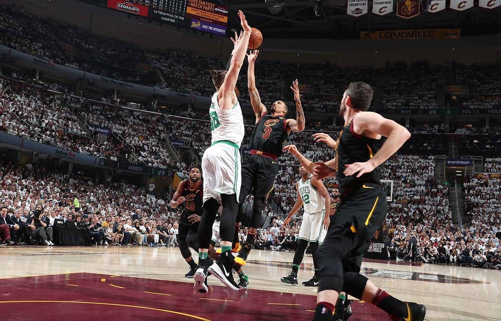 NBA: Ο ΛεΜπρόν αντιστέκεται στους Σέλτικς (photos+video)