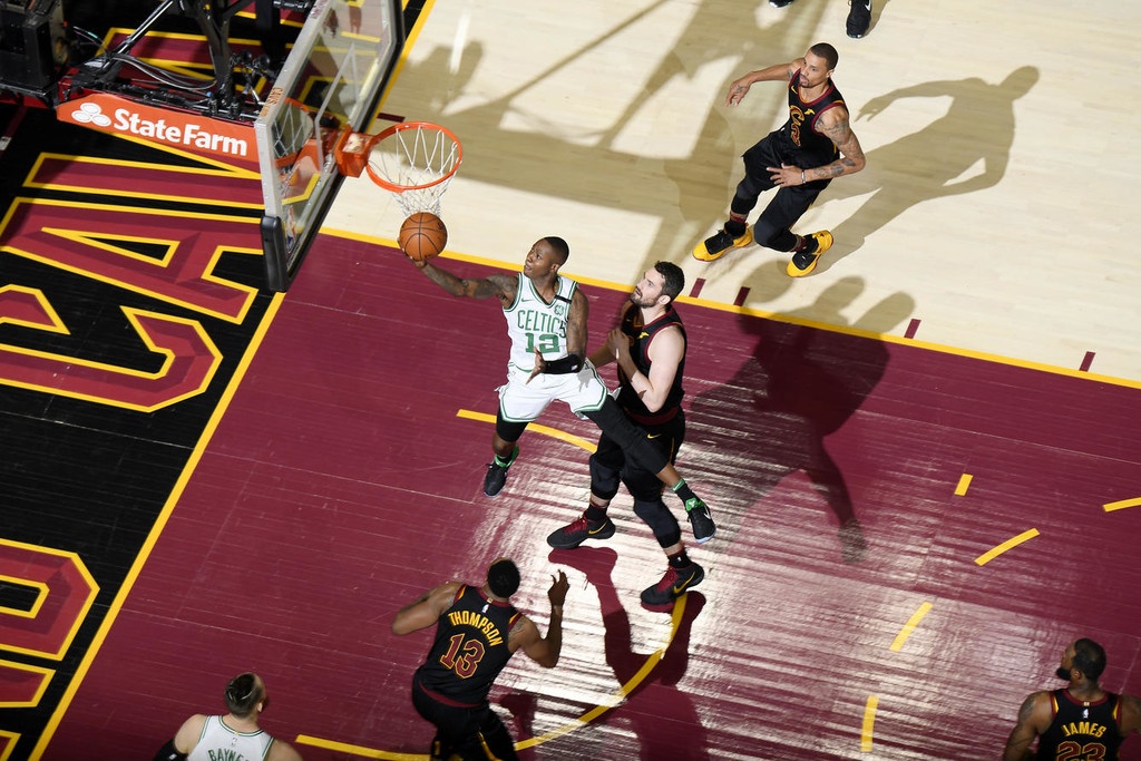 NBA: Ο ΛεΜπρόν αντιστέκεται στους Σέλτικς (photos+video)