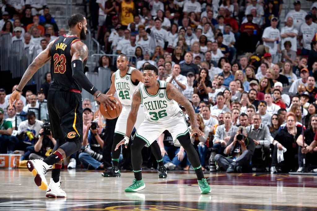 NBA: Ο ΛεΜπρόν αντιστέκεται στους Σέλτικς (photos+video)