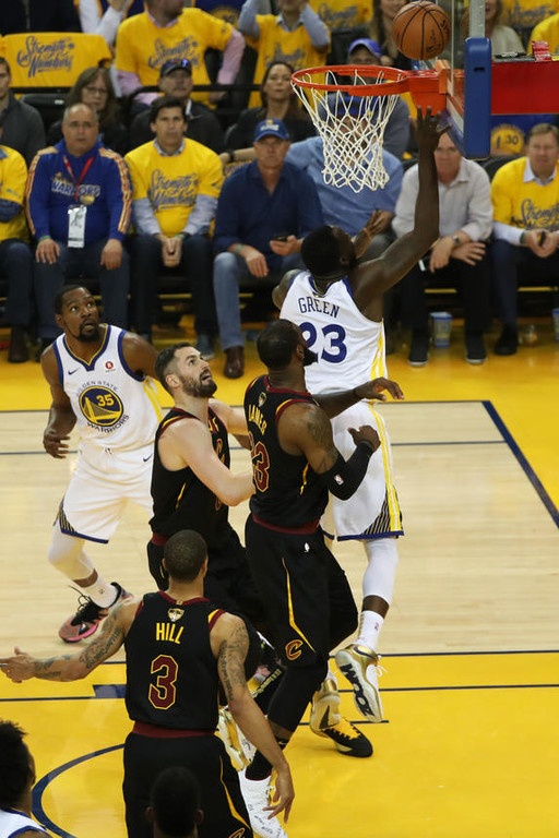 NBA: Η γκάφα της χρονιάς, στο ματς της χρονιάς και 1-0 οι Ουόριορς (photos+video)