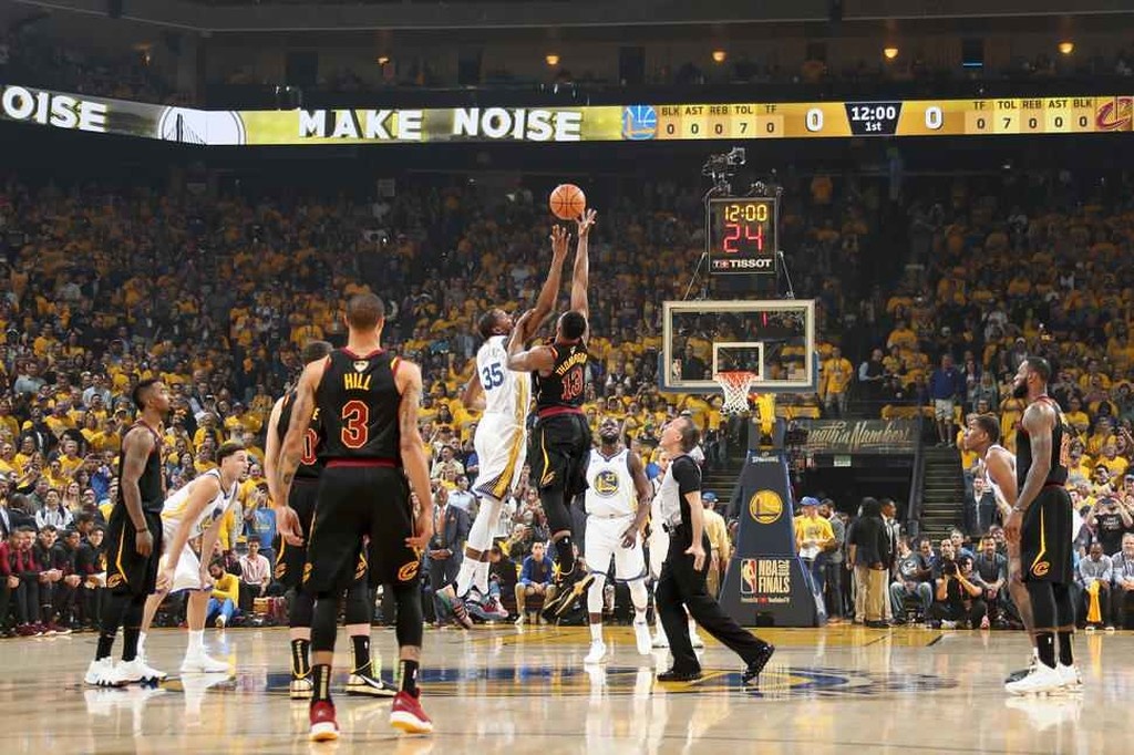 NBA: Η γκάφα της χρονιάς, στο ματς της χρονιάς και 1-0 οι Ουόριορς (photos+video)