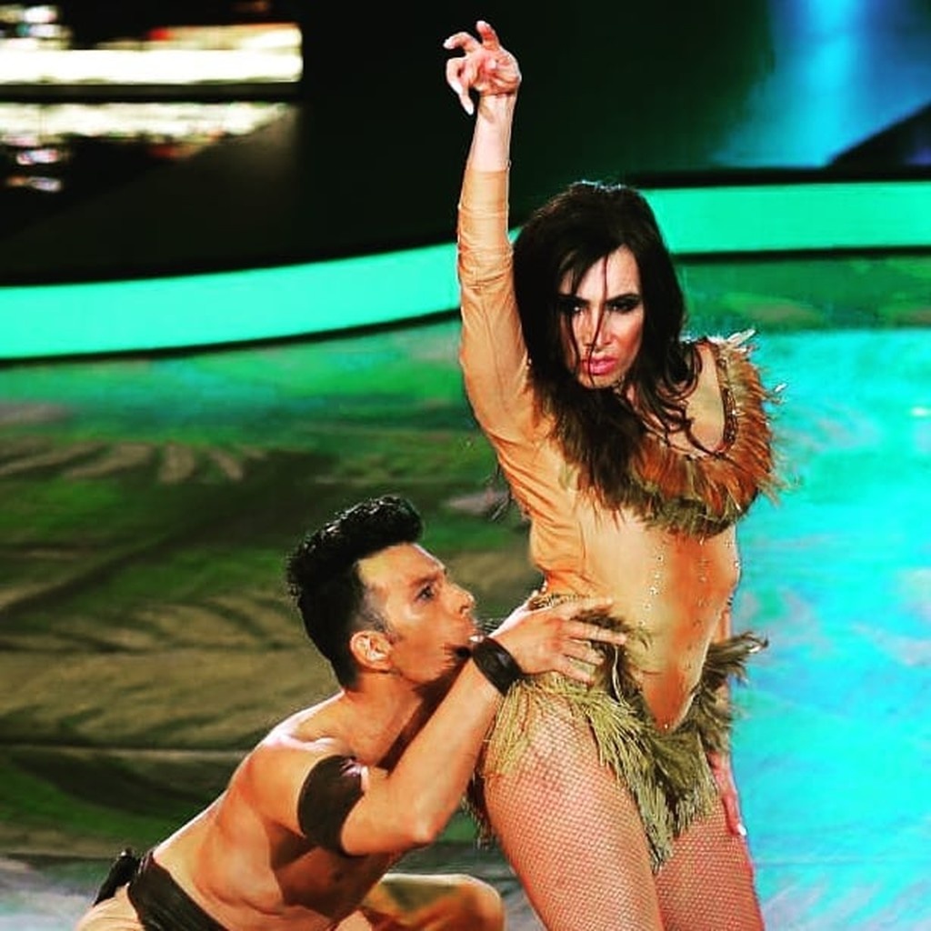 Ελληνίδα 50άρα με καυτή κορμάρα! (photos)