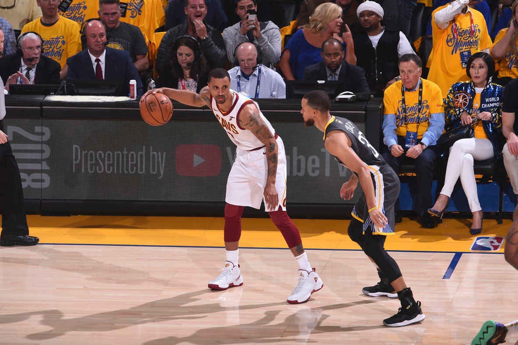NBA: Πυροβολούσε από… παντού ο Κάρι, 2-0 οι Ουόριορς (photos+video)