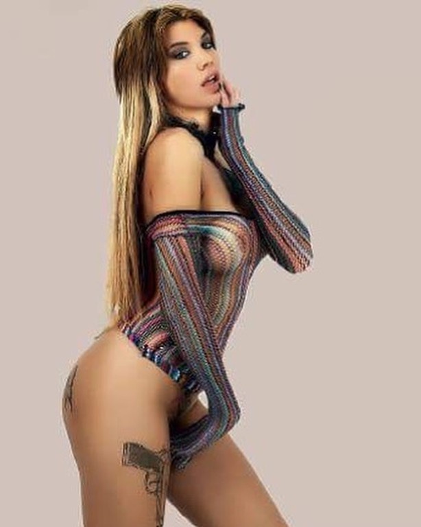 Η Μαρία Αλεξάνδρου κολάζει με το καυτό μαγιό της (photos)