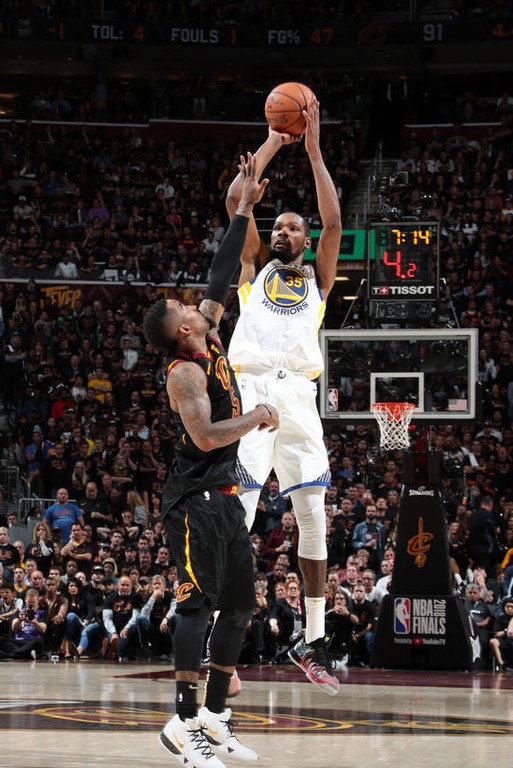 NBA: Κούπα με… σκούπα για Ουόριορς! (photos+video)