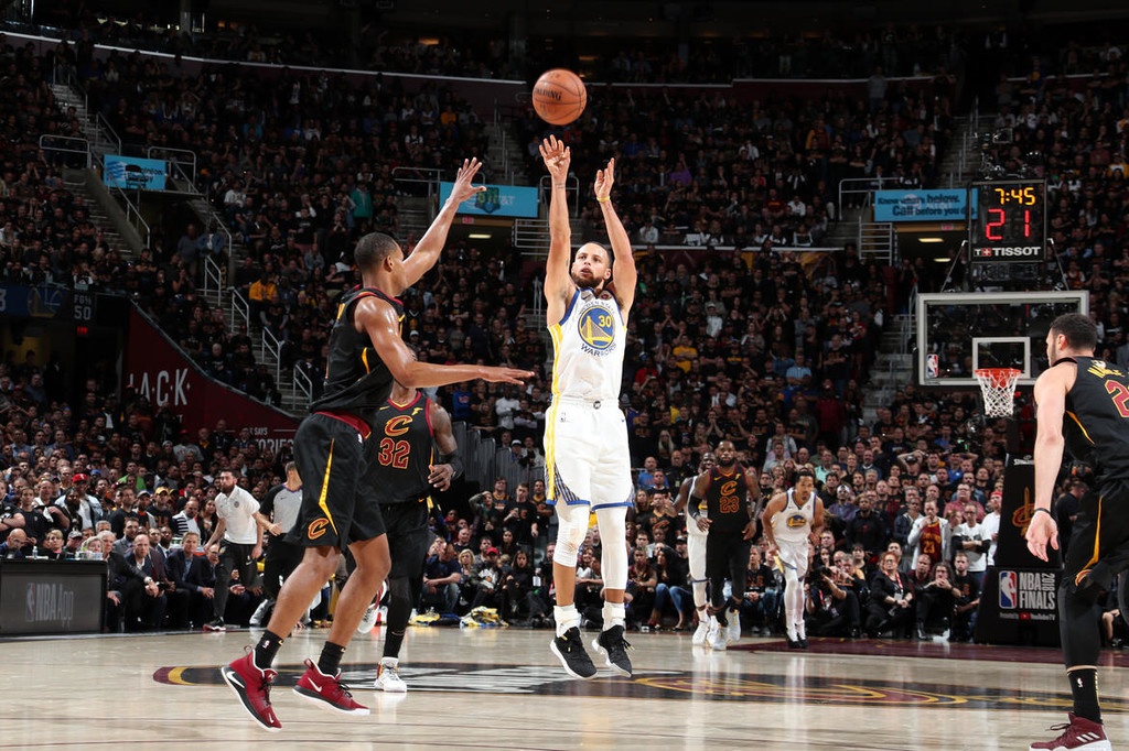 NBA: Κούπα με… σκούπα για Ουόριορς! (photos+video)