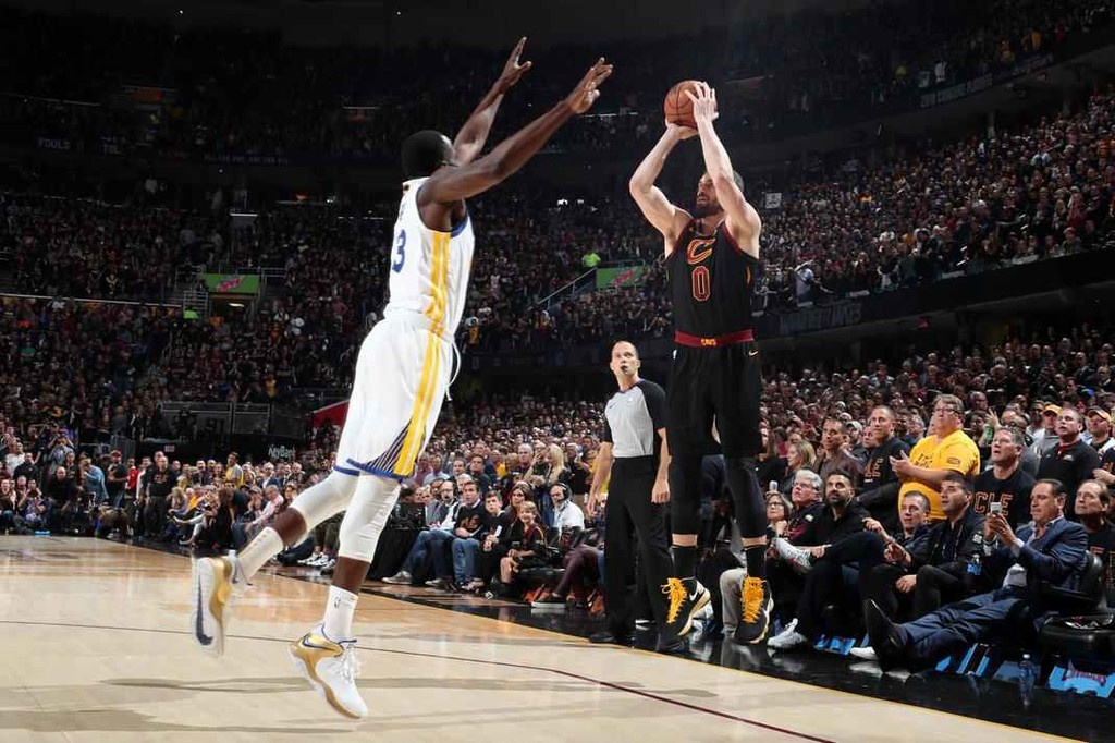 NBA: Κούπα με… σκούπα για Ουόριορς! (photos+video)