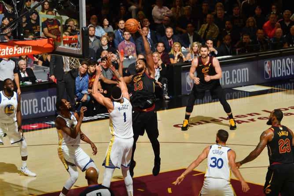 NBA: Κούπα με… σκούπα για Ουόριορς! (photos+video)