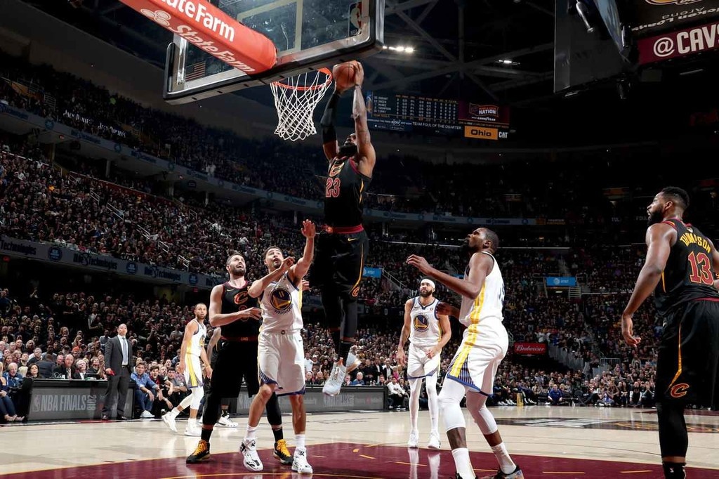 NBA: Κούπα με… σκούπα για Ουόριορς! (photos+video)