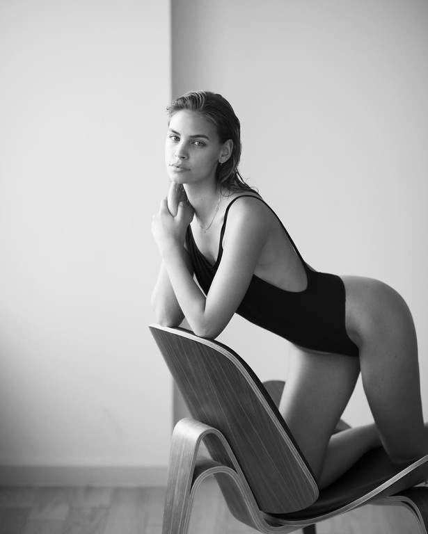 Αυτή είναι η καυτή σύντροφος πρώην παίκτη του Ολυμπιακού (photos)