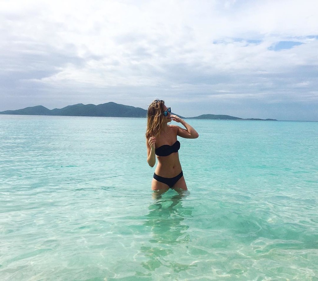 Αυτή είναι η καυτή σύντροφος πρώην παίκτη του Ολυμπιακού (photos)