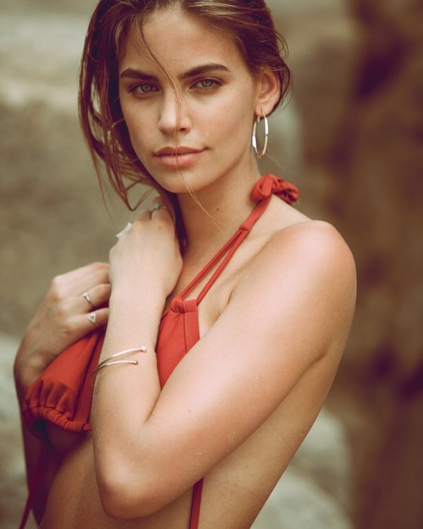 Αυτή είναι η καυτή σύντροφος πρώην παίκτη του Ολυμπιακού (photos)