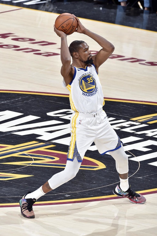 NBA: Στέψη στο Κλίβελαντ για Ουόριορς (photos+video)