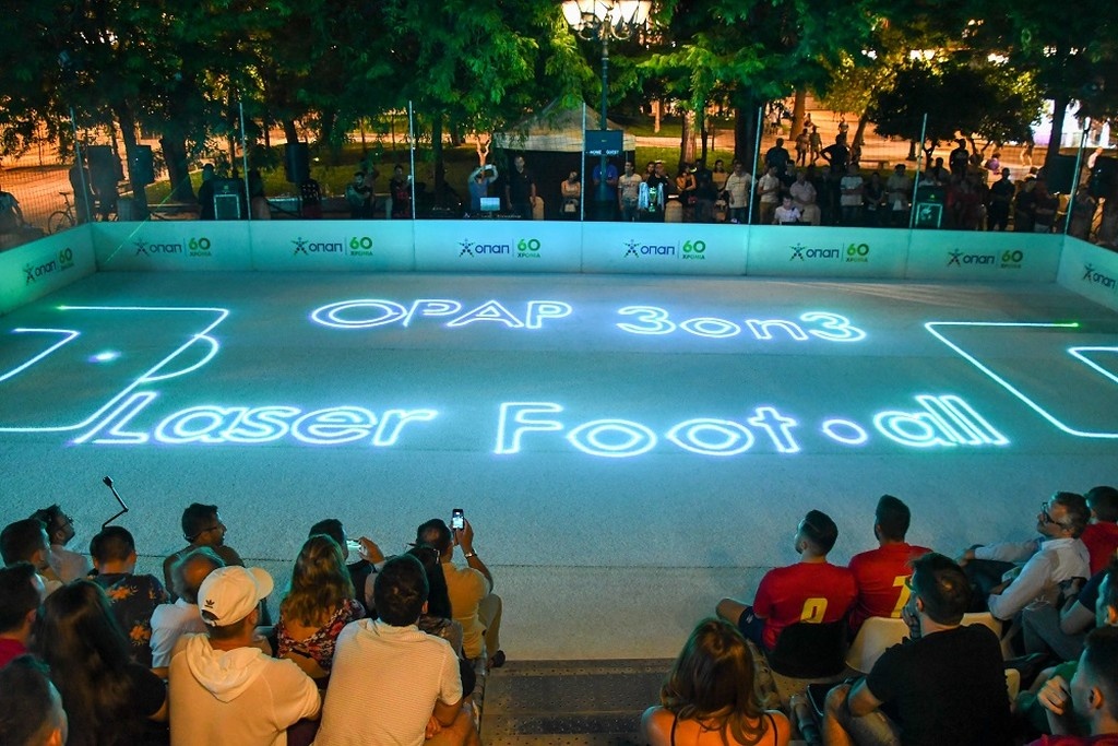 ΒΙΝΤΕΟ: Δείτε το Σύνταγμα να μετατρέπεται στο πιο πρωτότυπο γήπεδο ποδοσφαίρου