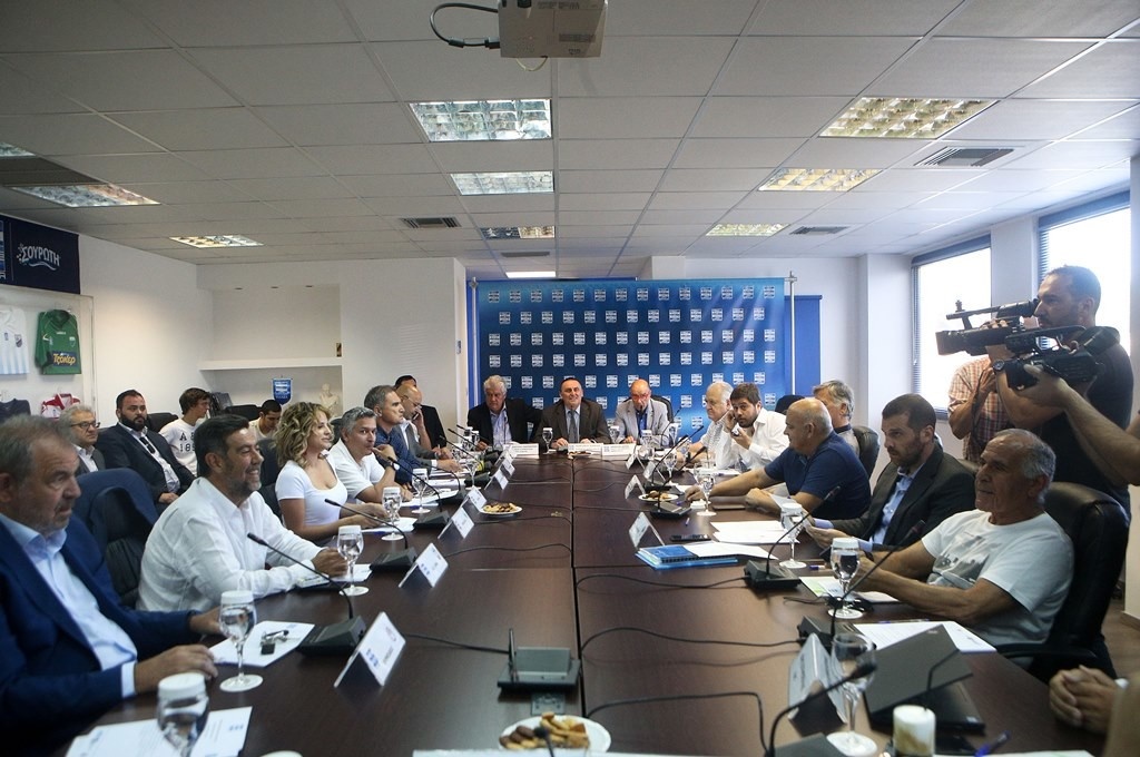 Super League: Νέος πρόεδρος ο Μπαταγιάννης (photos)