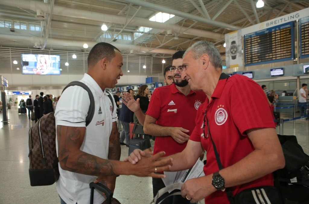 Ολυμπιακός: «Πέταξε» για Αυστρία (photos)