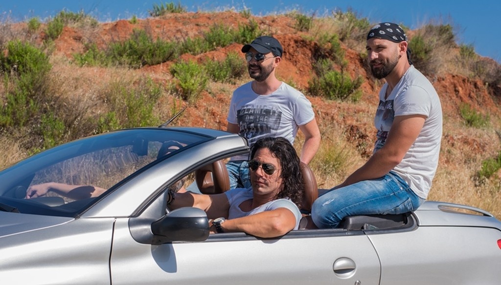 Το «βενζινάδικο» των 1550 ειναι η επιτυχία του φετινού καλοκαιριού