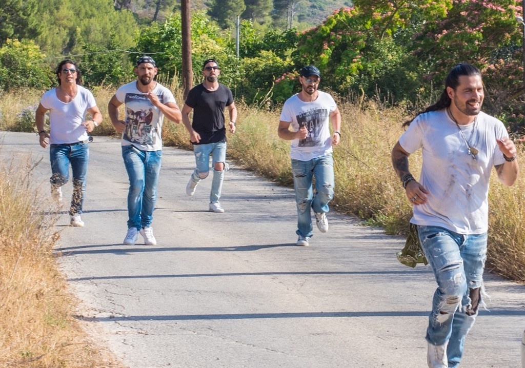 Το «βενζινάδικο» των 1550 ειναι η επιτυχία του φετινού καλοκαιριού