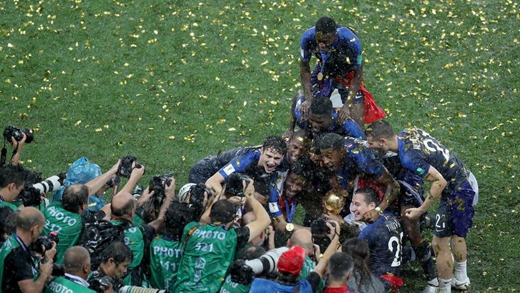 To σήκωσε η Γαλλία και ξέσπασε «μπόρα»! (video)