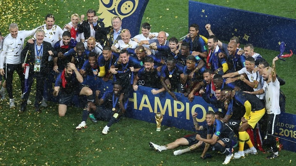 To σήκωσε η Γαλλία και ξέσπασε «μπόρα»! (video)