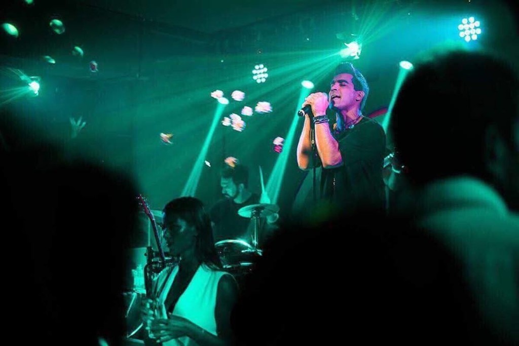 Ο Βασίλης Δήμας πρωταγωνιστεί στη Μύκονο