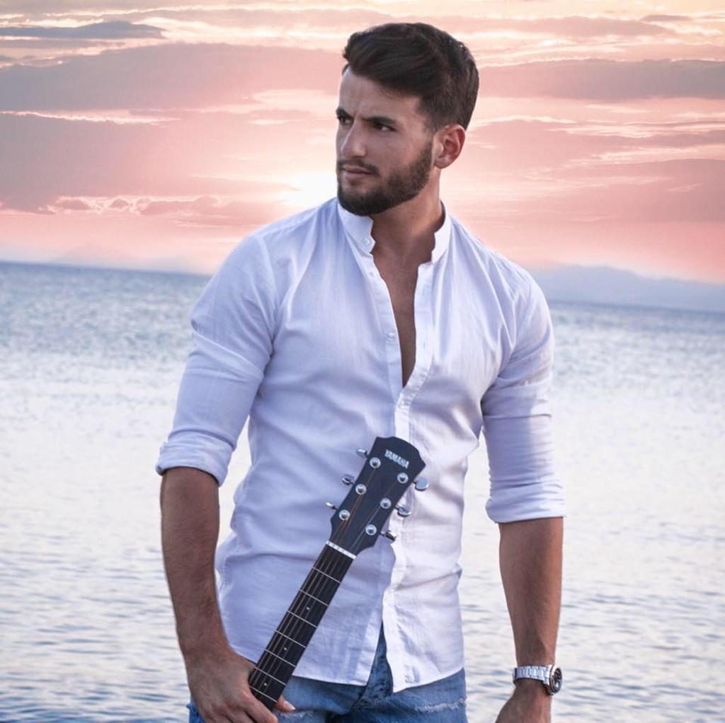 «Είδα ένα αστέρι» : Το πρώτο single του Μάνου Τάκου