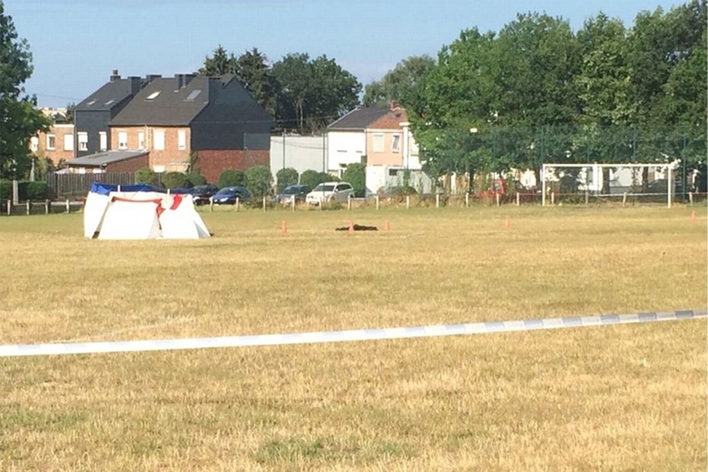 Αυτοκτονία με εκρηκτικά σε γήπεδο του Βελγίου (photos+video)