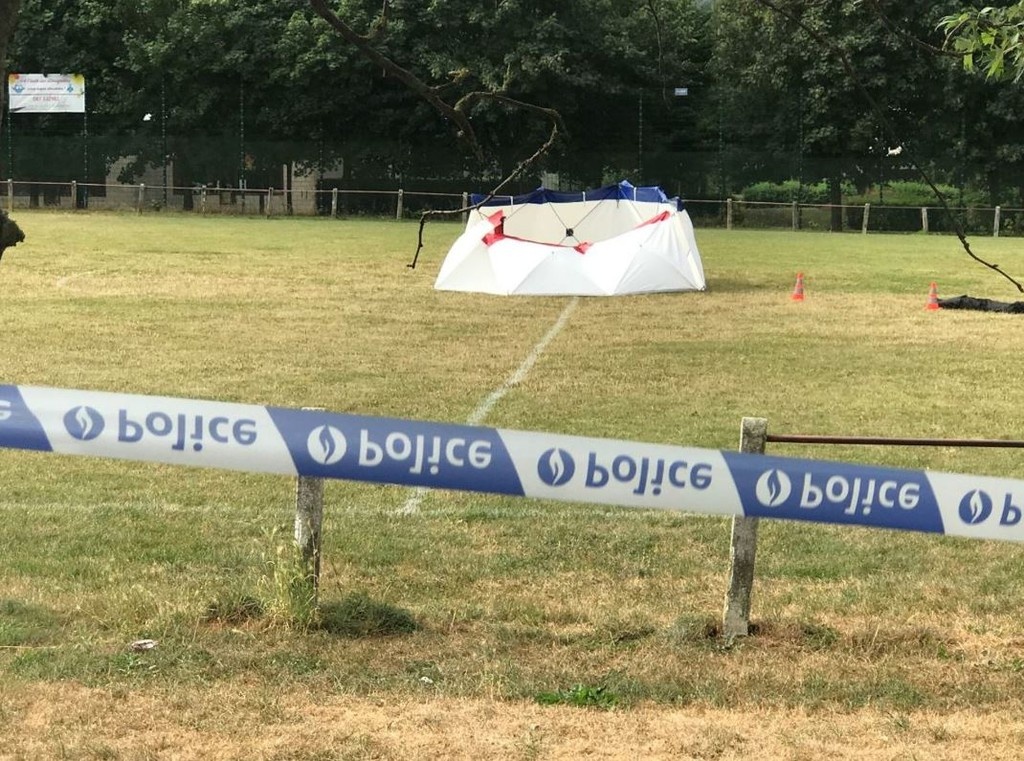 Αυτοκτονία με εκρηκτικά σε γήπεδο του Βελγίου (photos+video)