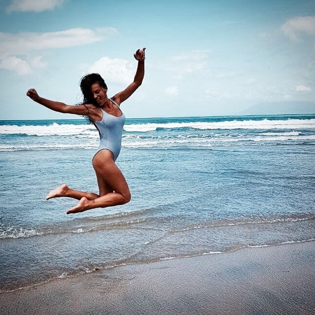 Κολάζει… με την κορμάρα της η Χριστίνα Κολέτσα (photos)