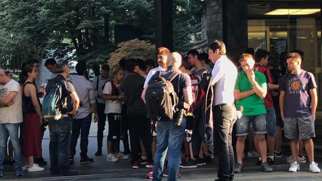 Μίλαν: Οπαδική… τρέλα για τα ιατρικά του Ιγκουαΐν (photos+video)